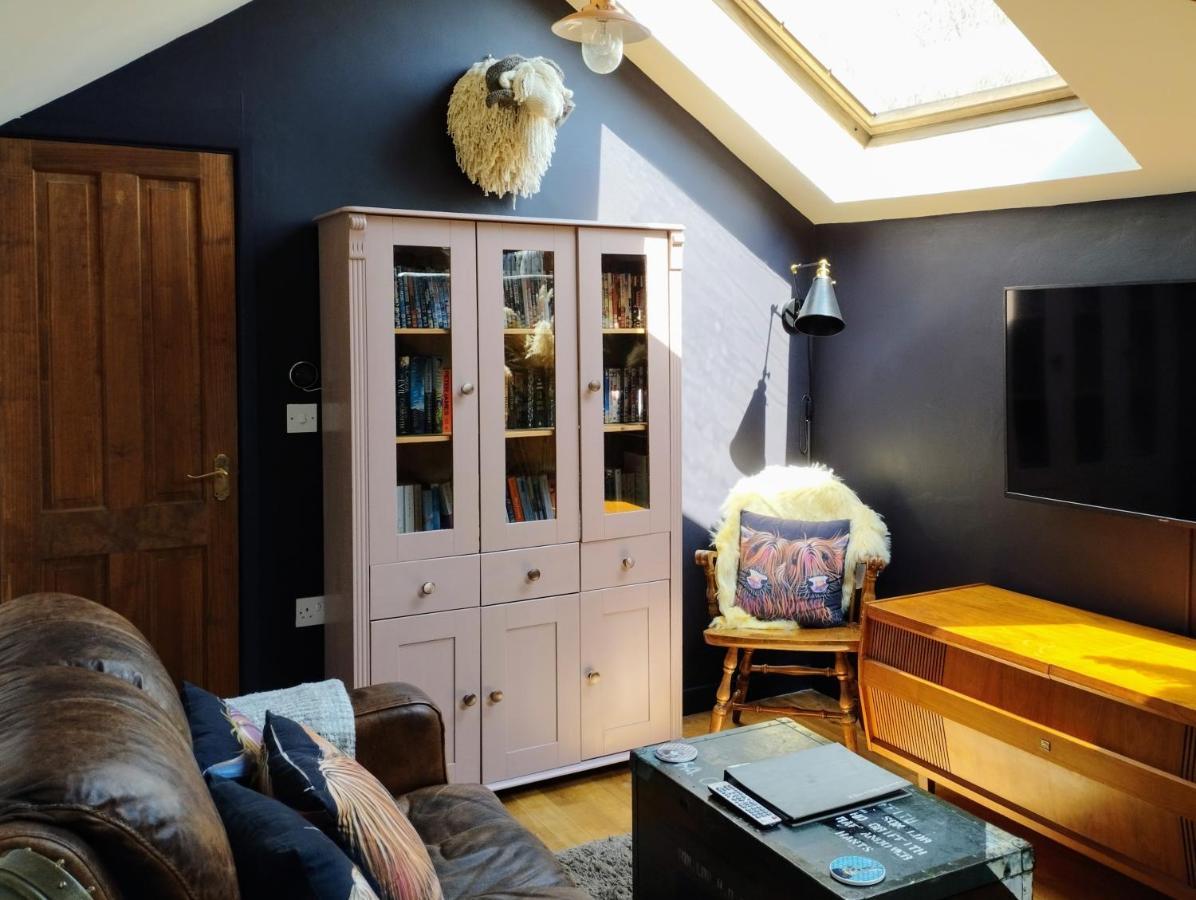 Cosy Barn On Rural Smallholding With Alpacas, Goats & Pigs Stithians Extérieur photo